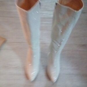 Elegant White Knee-High Women's Boots